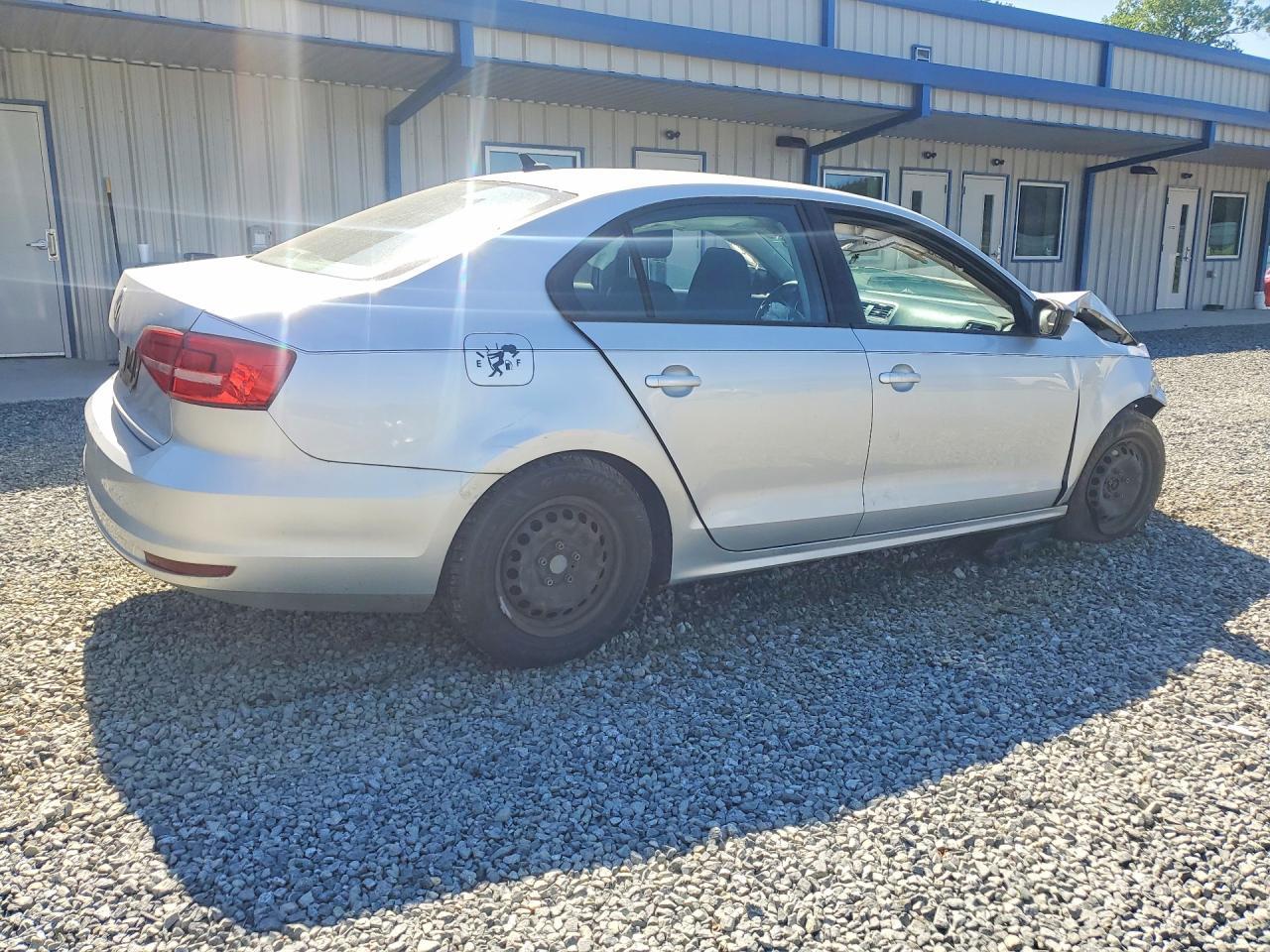 2015 Volkswagen Jetta Base - Image 3