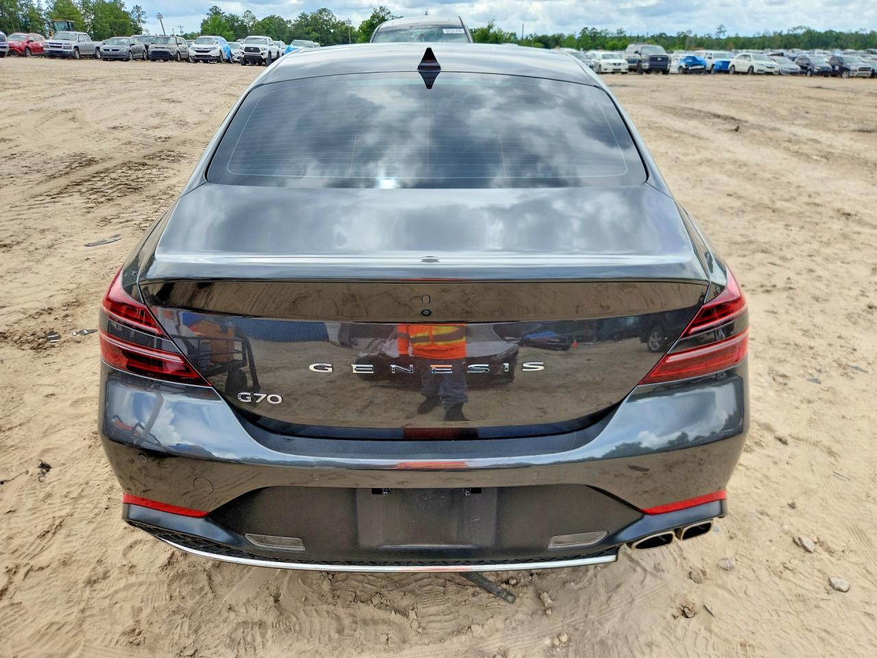 2022 Genesis G70 2.0T - Фото 6
