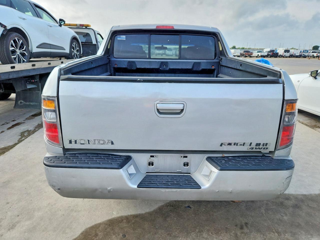 2006 Honda Ridgeline - Image 6