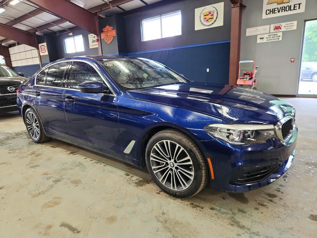 2020 BMW 530 Xi - Image 4