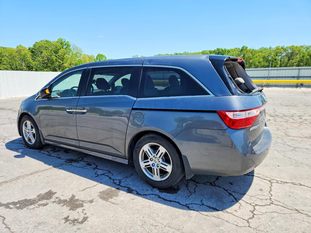 2012 Honda Odyssey Touring - Фото 2