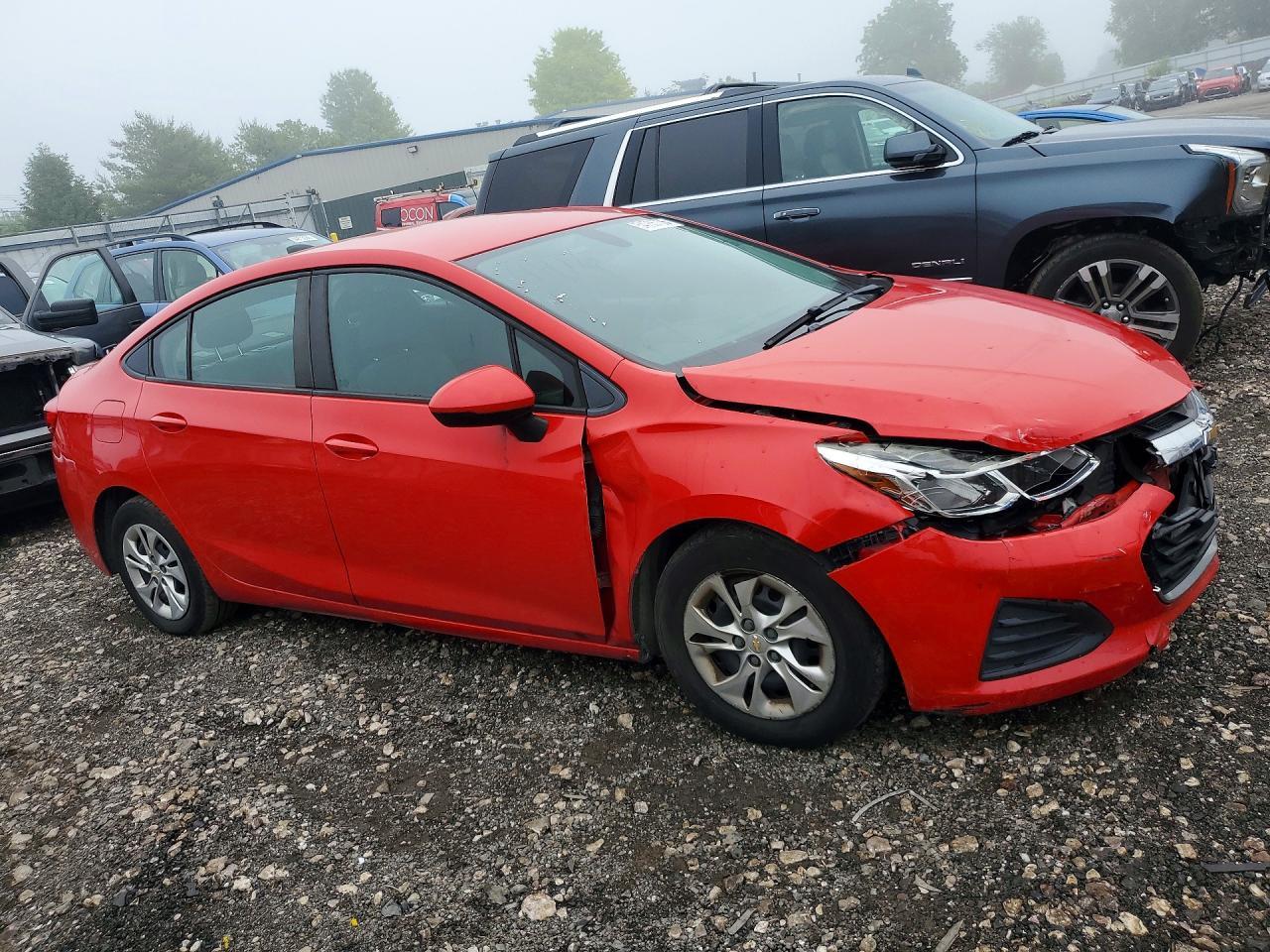 2019 Chevrolet Cruze - Image 4