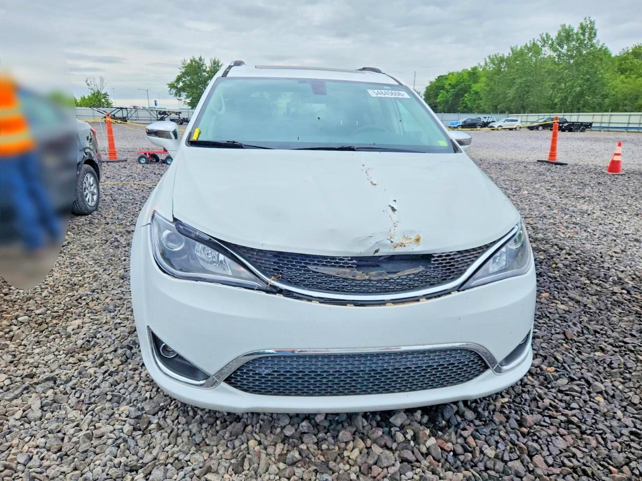 2018 Chrysler Pacifica Limited - Image 5