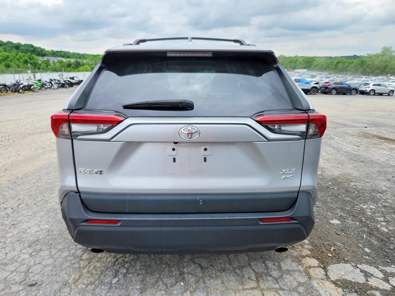 2024 Toyota Rav4 Xle - Image 6