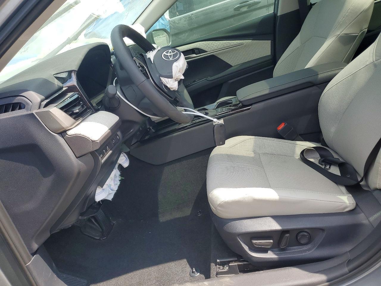 2026 Toyota Camry Xle - Image 7