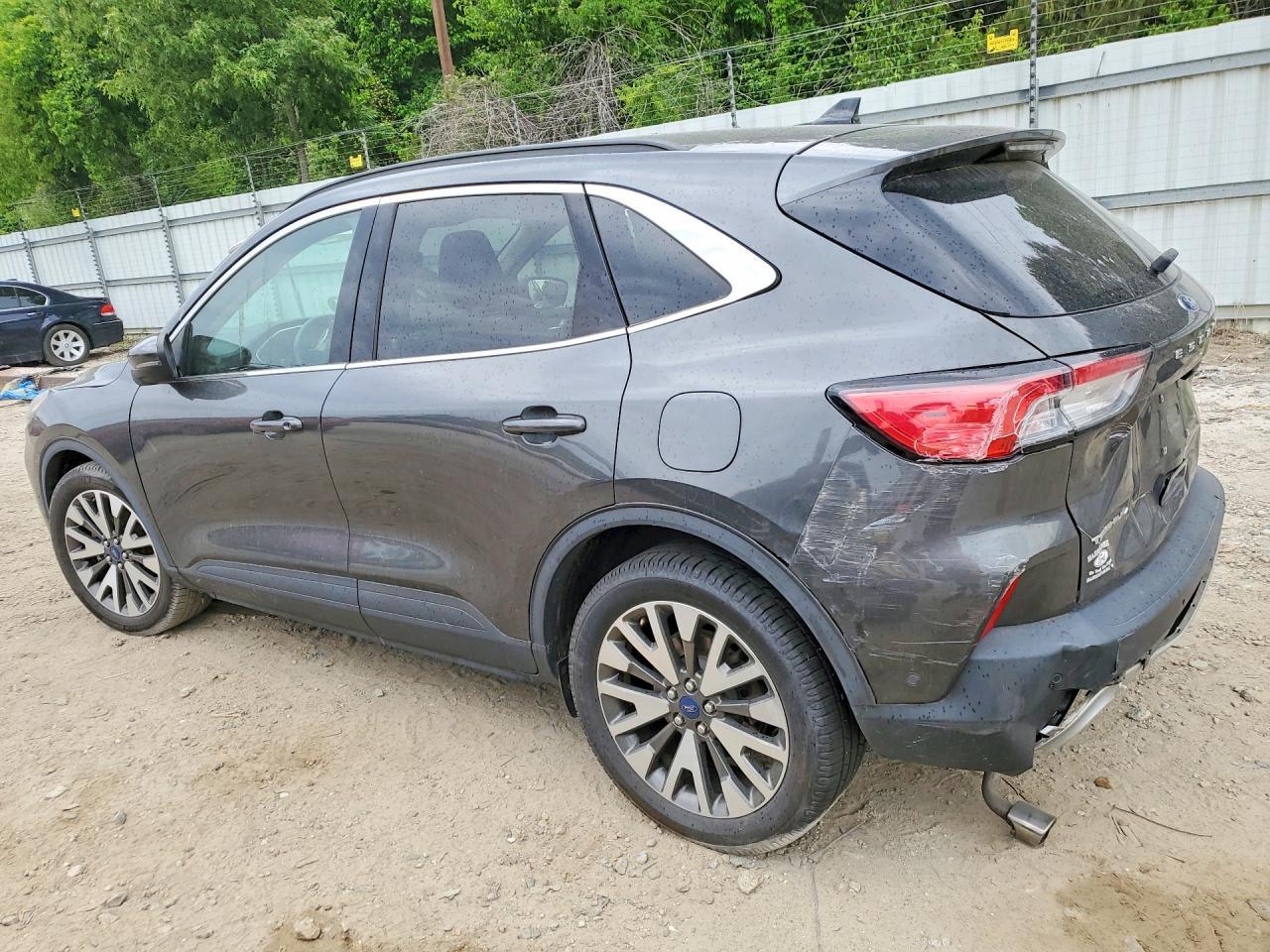 2020 Ford Escape Titanium - Фото 2