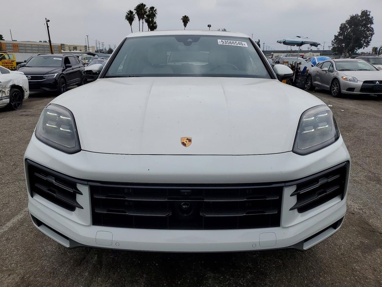 2025 Porsche Cayenne - Image 5
