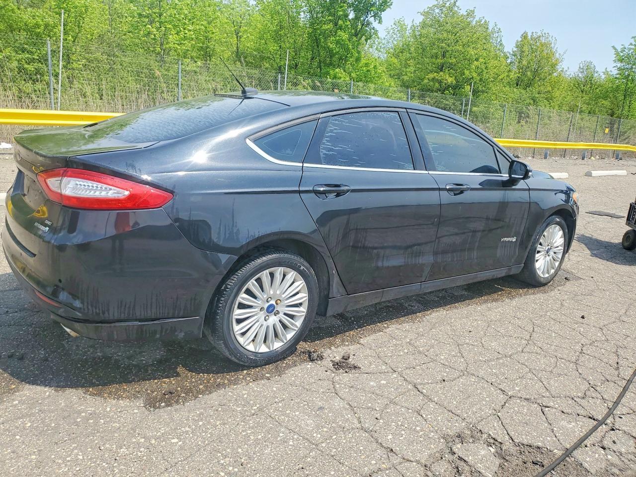 2014 Ford Fusion Se Hybrid - Image 3
