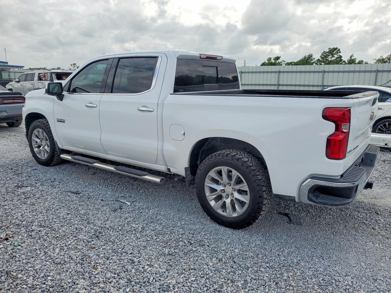 2021 Chevrolet Silverado K1500 Ltz - Фото 2
