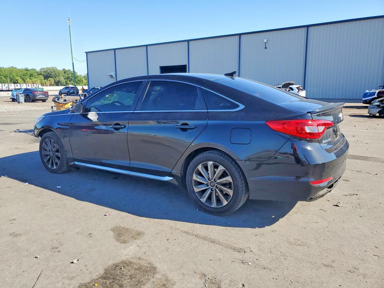 2017 Hyundai Sonata Sport - Фото 2