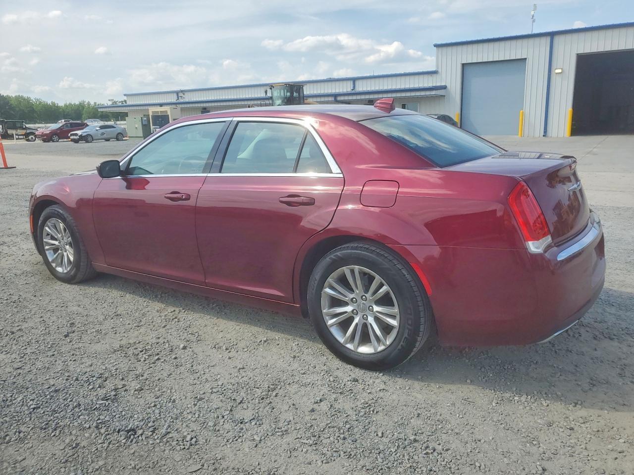 2017 Chrysler 300 Limited - Фото 2