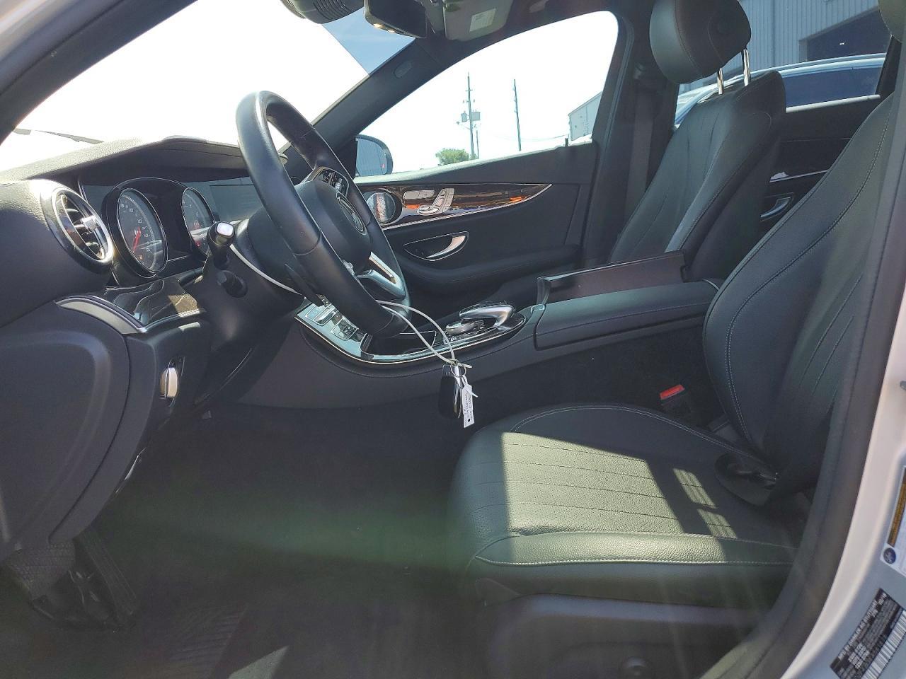 2019 Mercedes-Benz E 300 - Фото 7