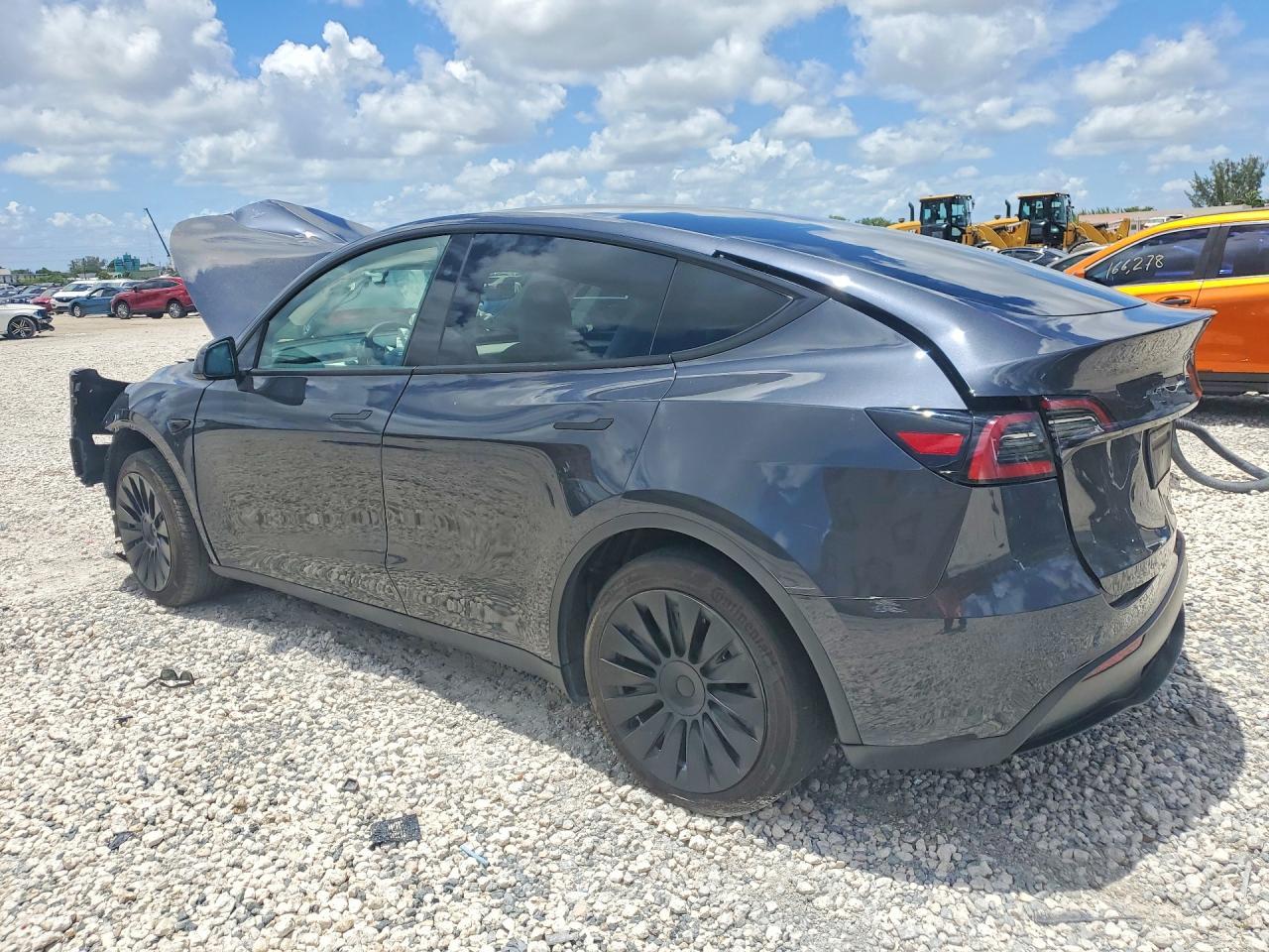 2024 Tesla Model Y - Image 2