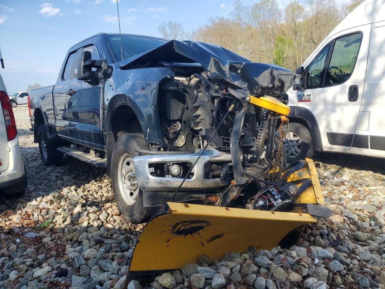 2024 Ford F250 Super Duty - Фото 4