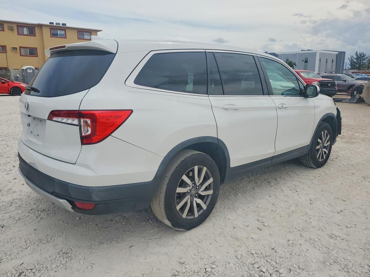 2021 Honda Pilot Ex - Image 3