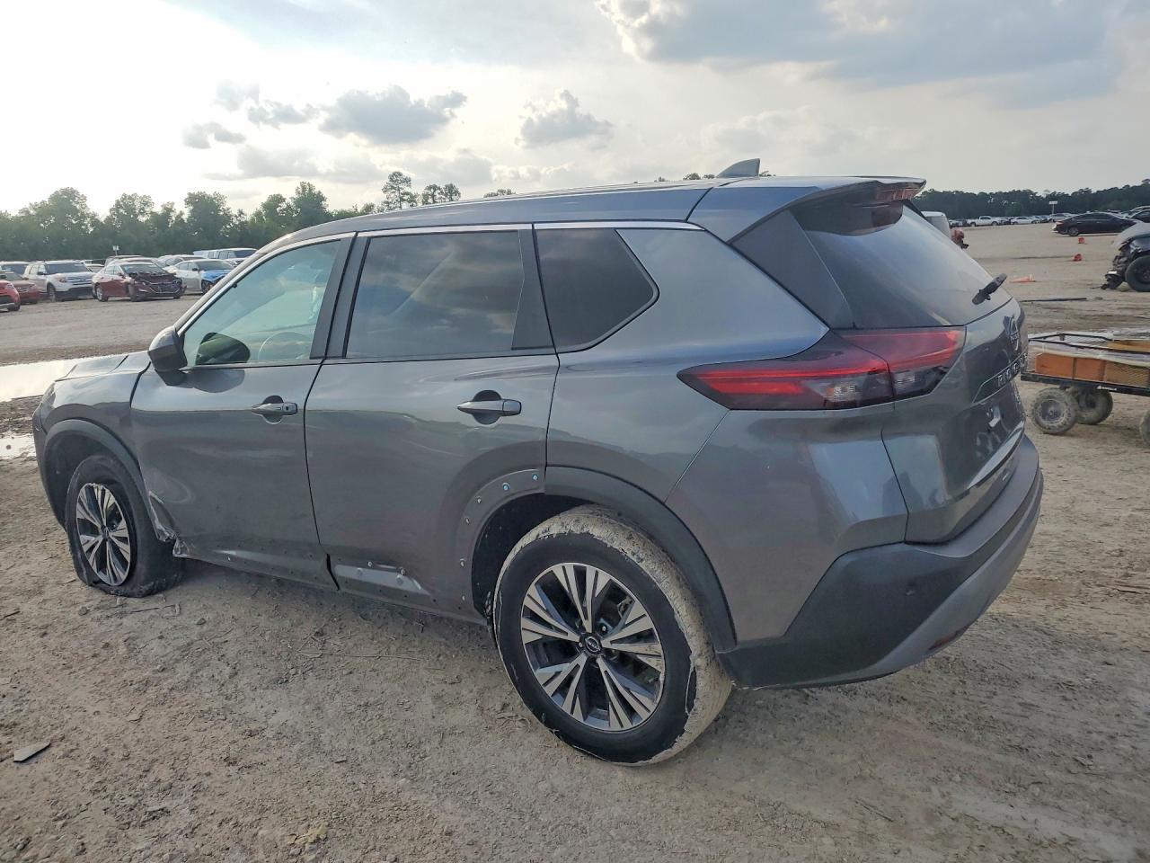 2023 Nissan Rogue Sv - Фото 2