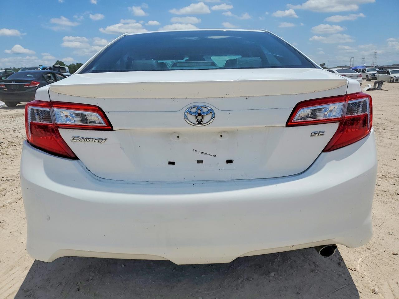2013 Toyota Camry Se - Фото 6