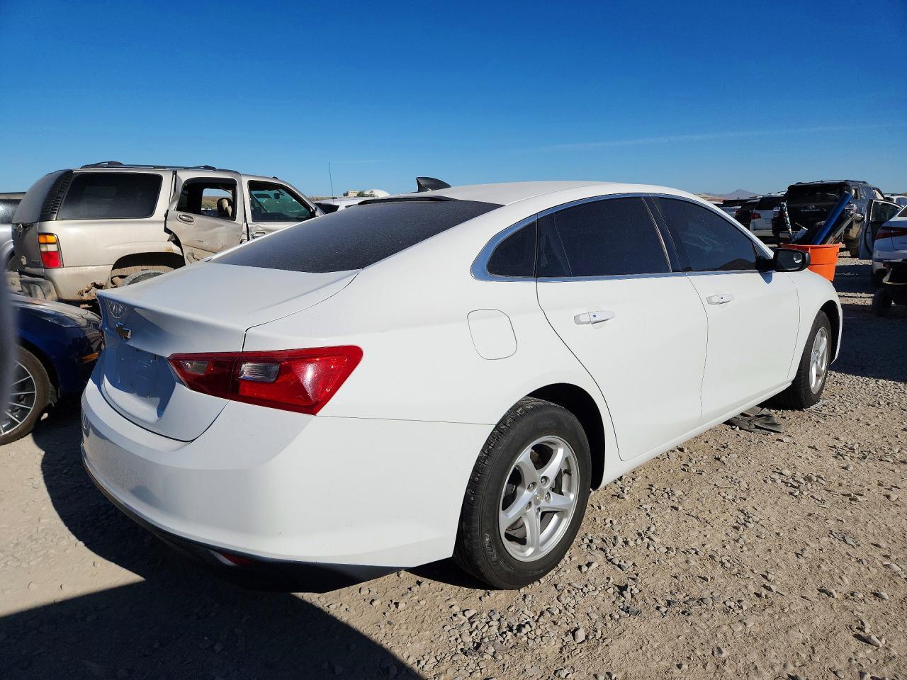 2017 Chevrolet Malibu Ls - Фото 3