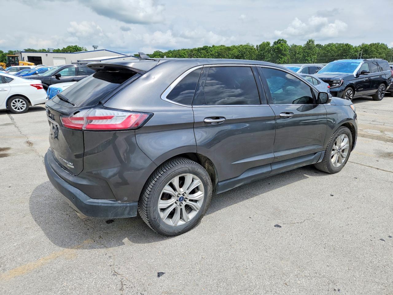 2019 Ford Edge Titanium - Фото 3