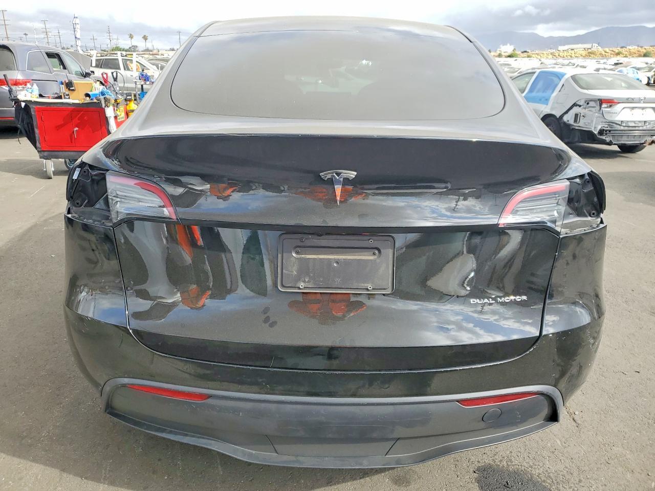 2023 Tesla Model Y - Фото 6