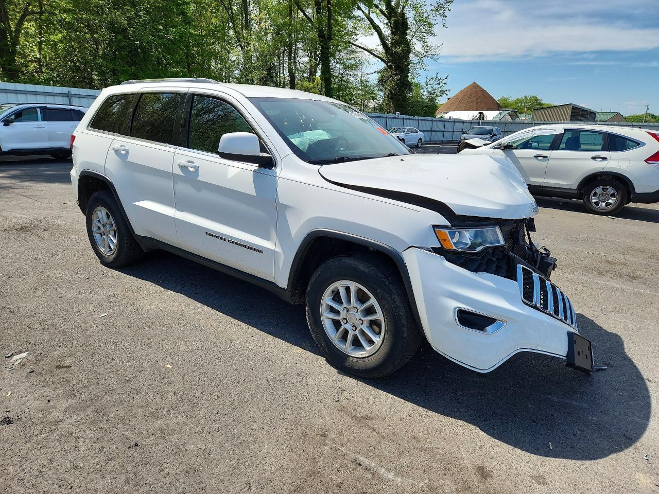 2020 Jeep Grand Cherokee Laredo - Image 4
