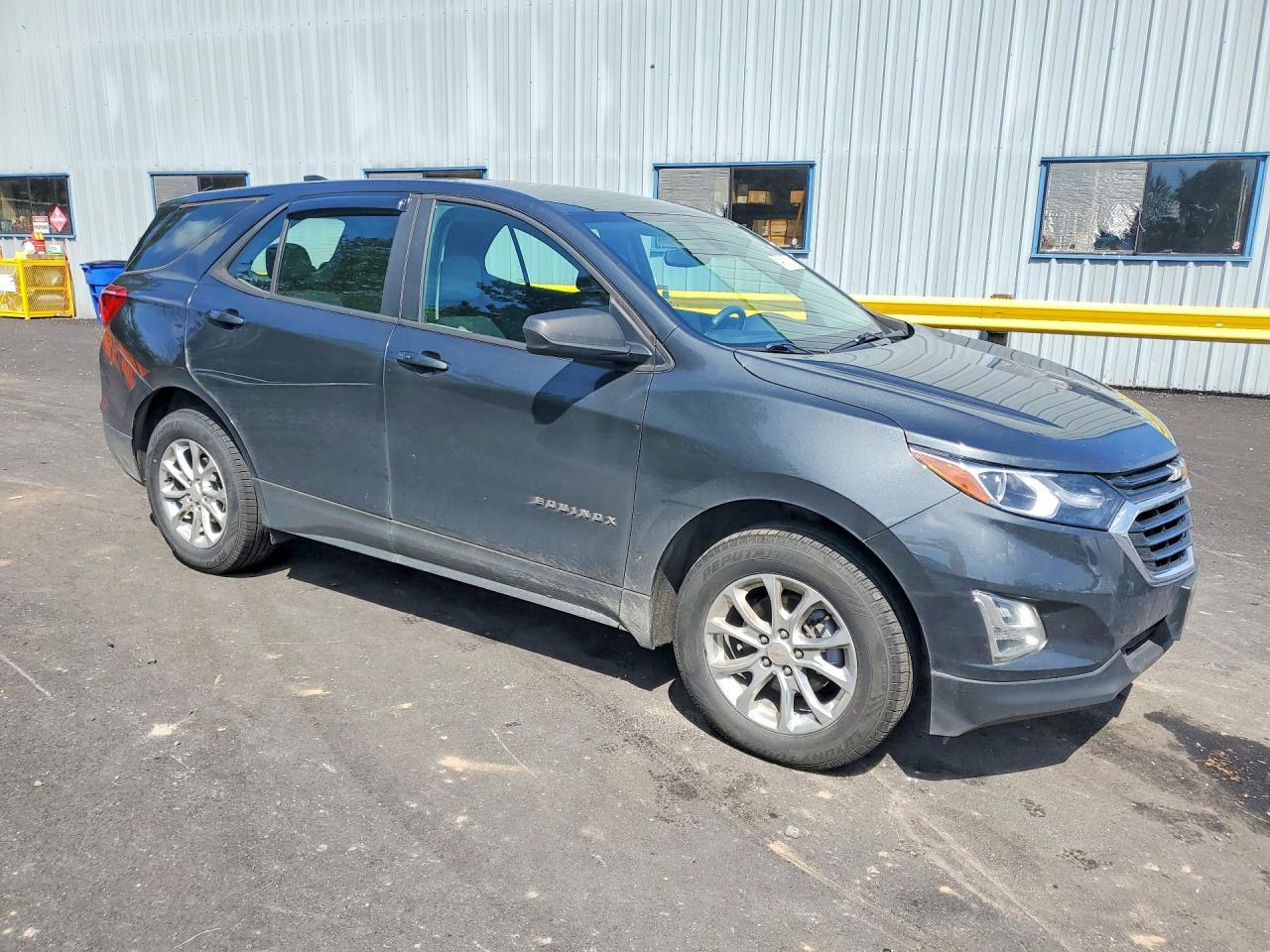 2020 Chev Equinox Ls - Фото 4