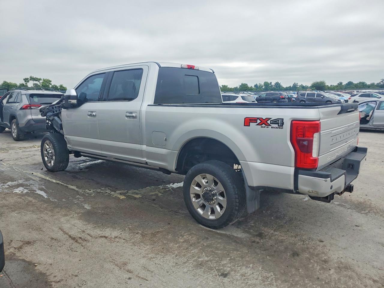 2017 Ford F350 Super Duty - Фото 2