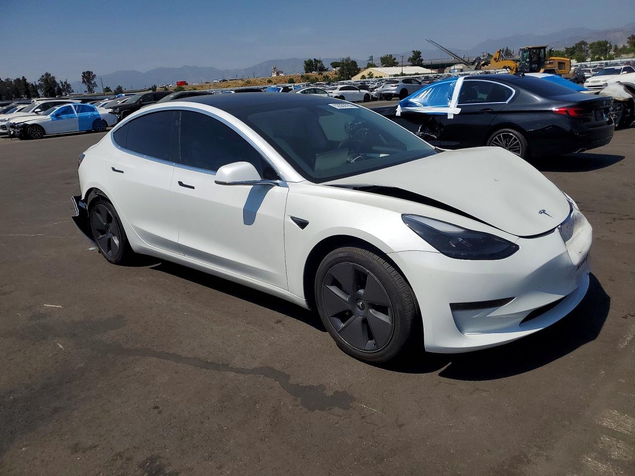 2023 Tesla Model 3 - Image 4