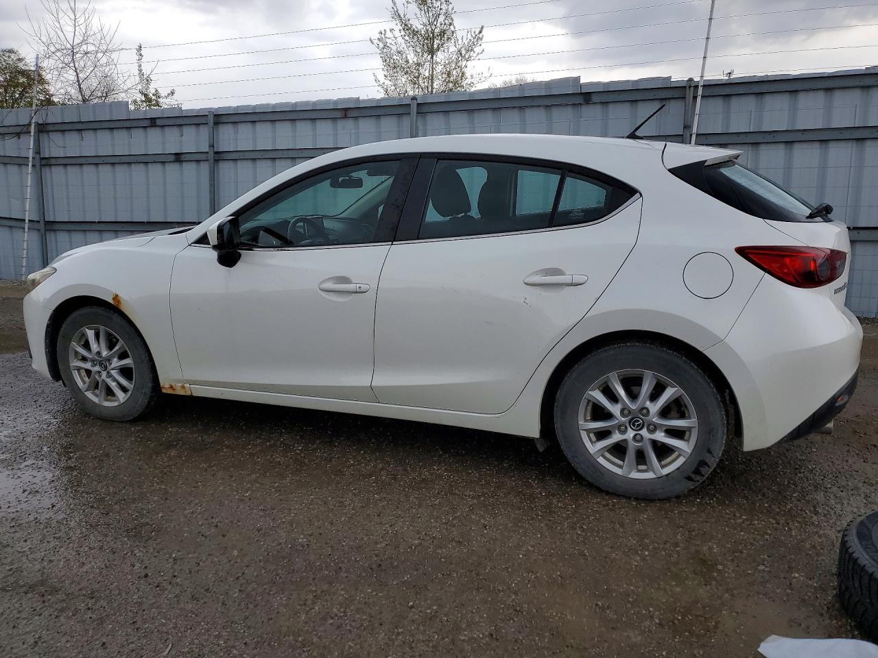 2014 Mazda 3 Touring - Image 2