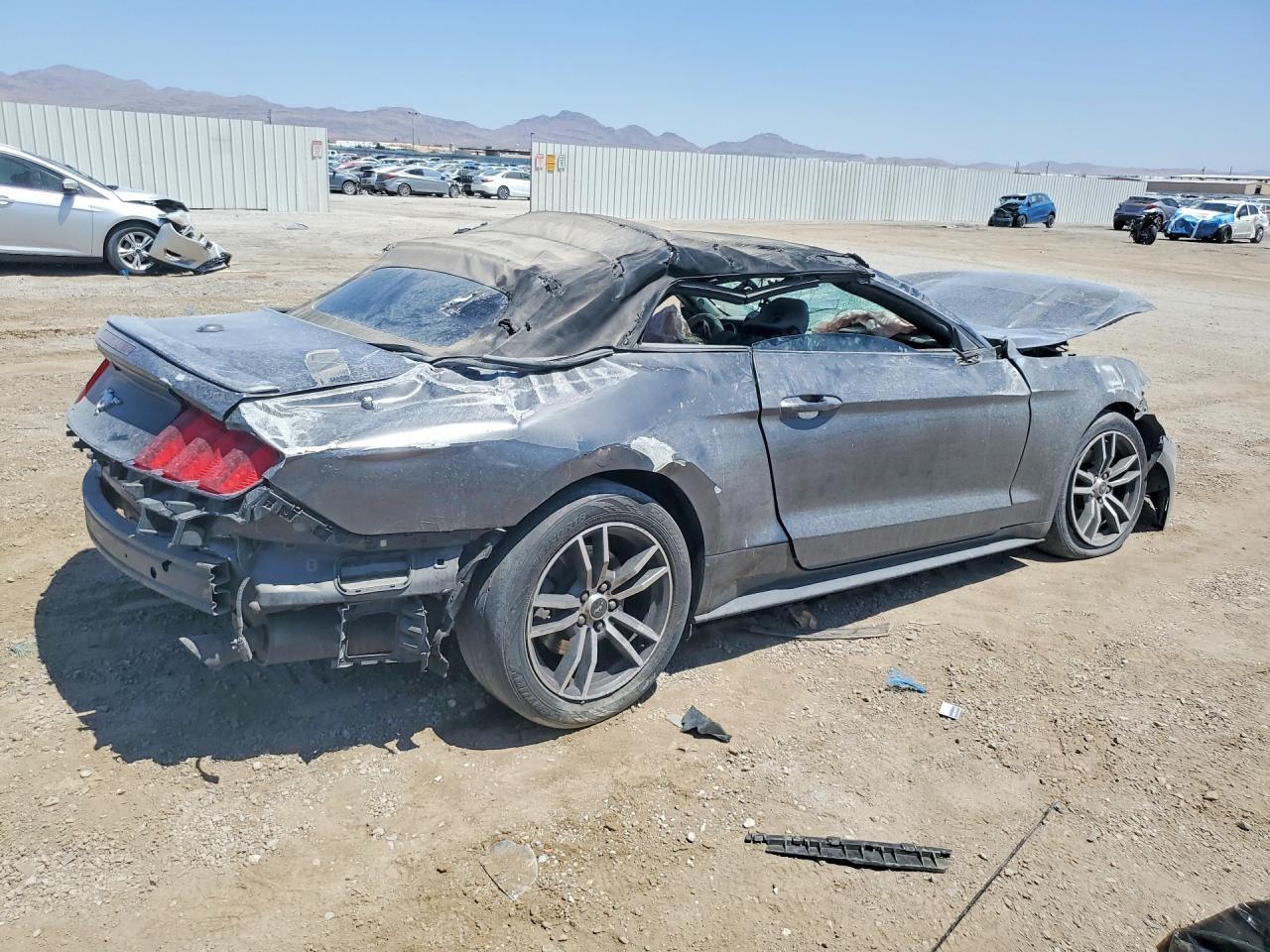 2015 Ford Mustang I4 Convertible - Фото 3