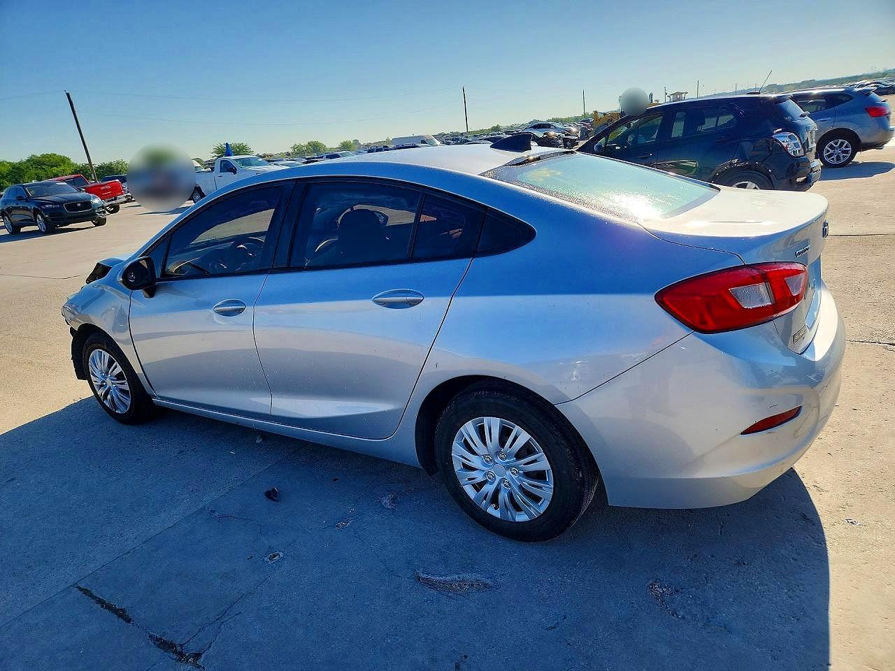 2018 Chevrolet Cruze Ls - Фото 2