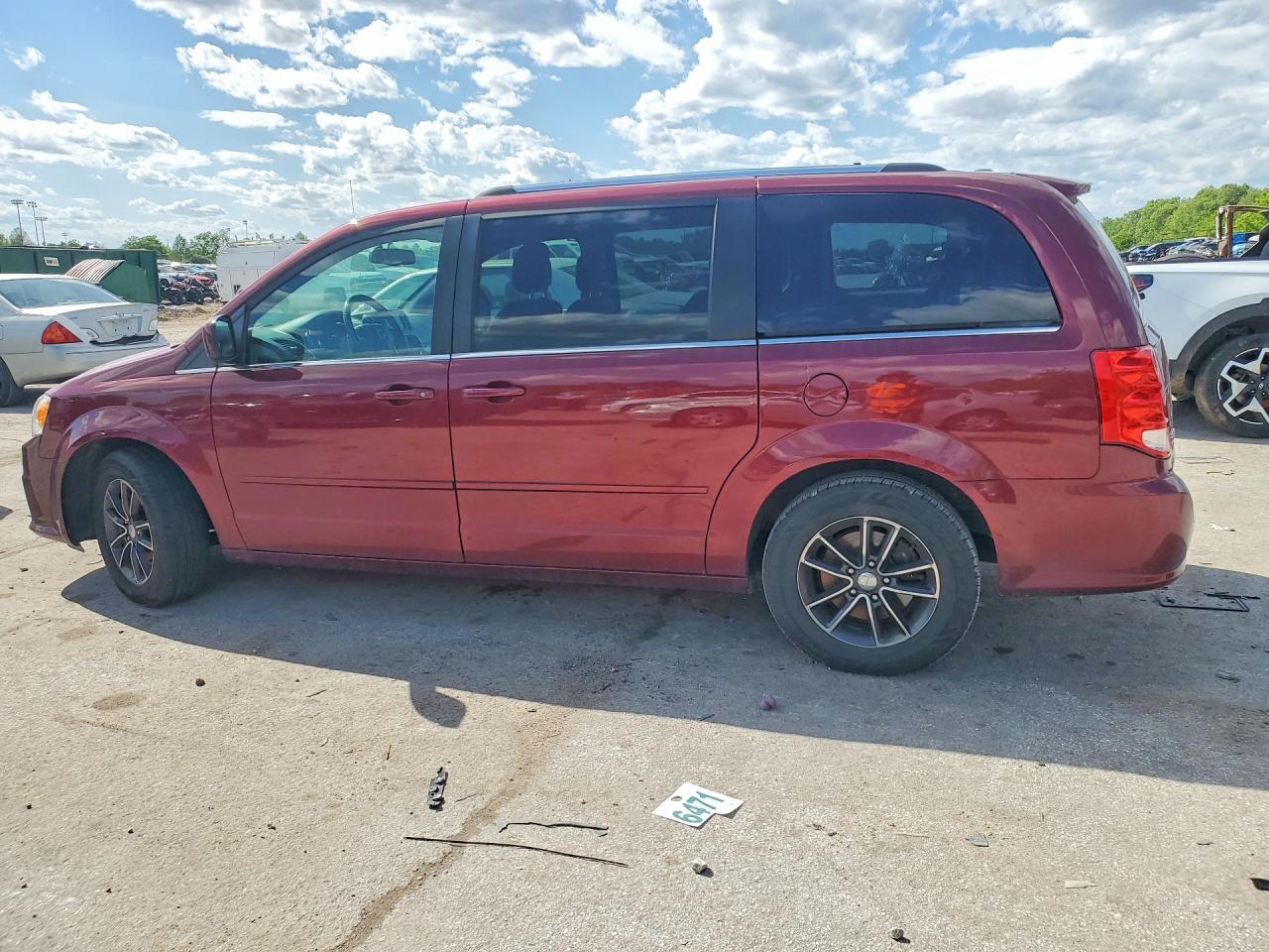 2017 Dodge Grand Caravan Sxt - Фото 2