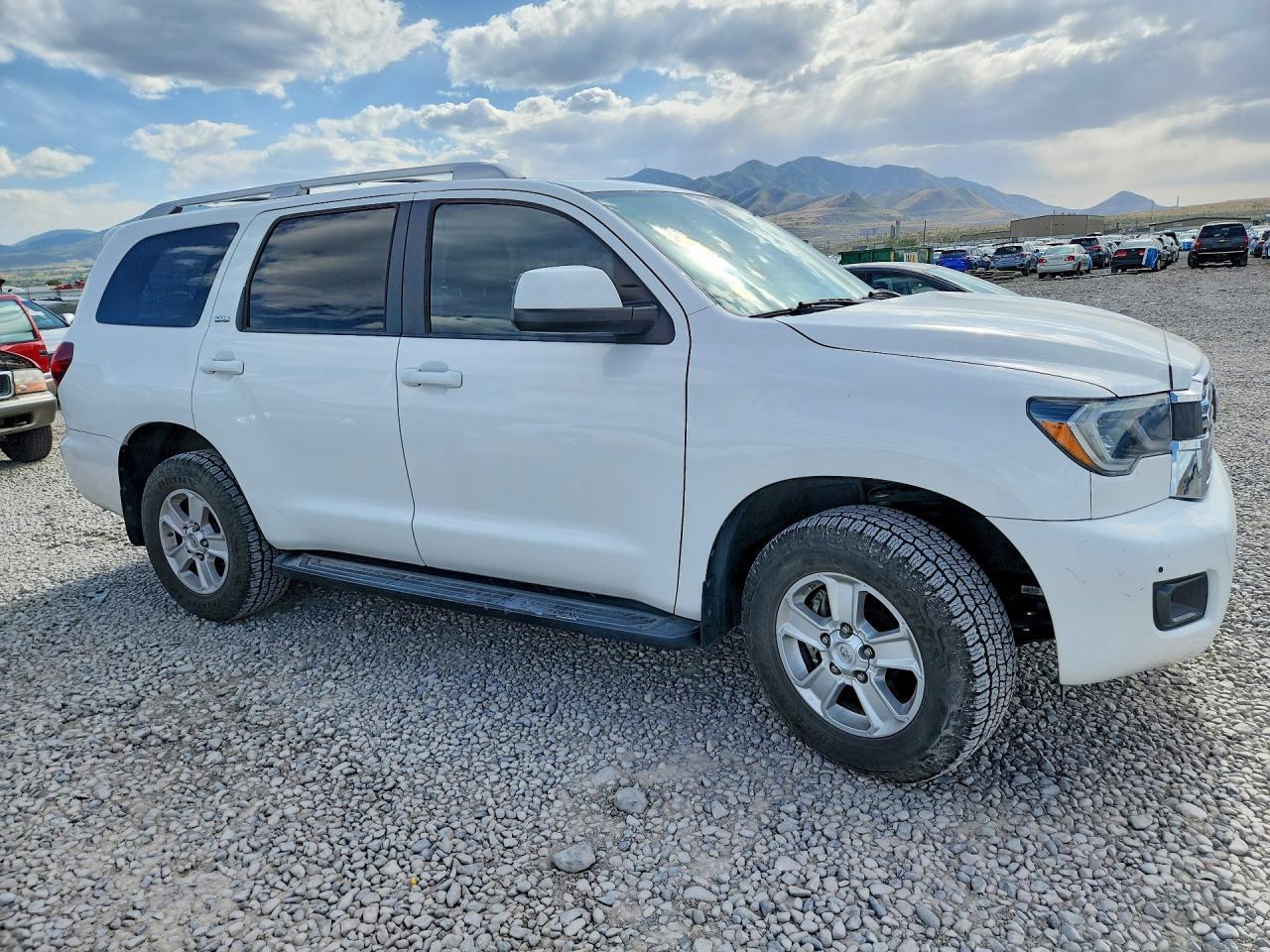 2018 Toyota Sequoia Sr5 - Фото 4