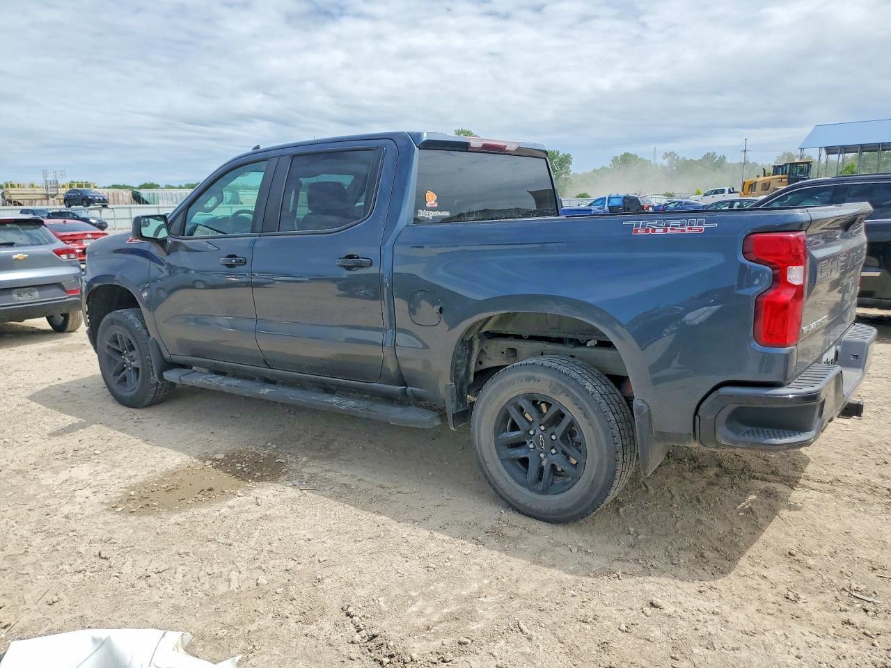 2020 Chevrolet Silverado K1500 Lt Trail Boss - Фото 2