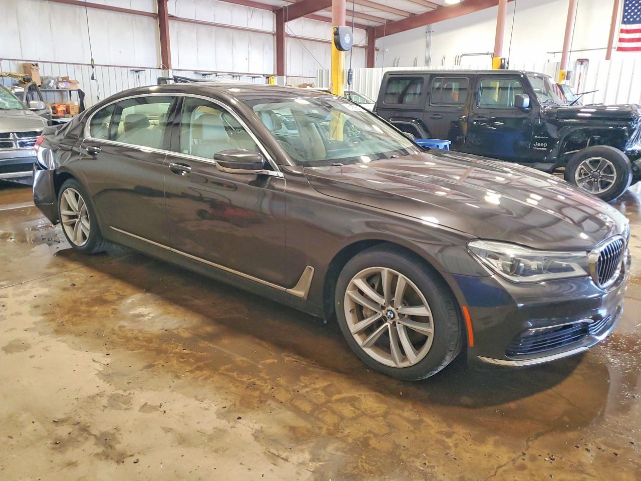 2016 BMW 750 Xi - Фото 4