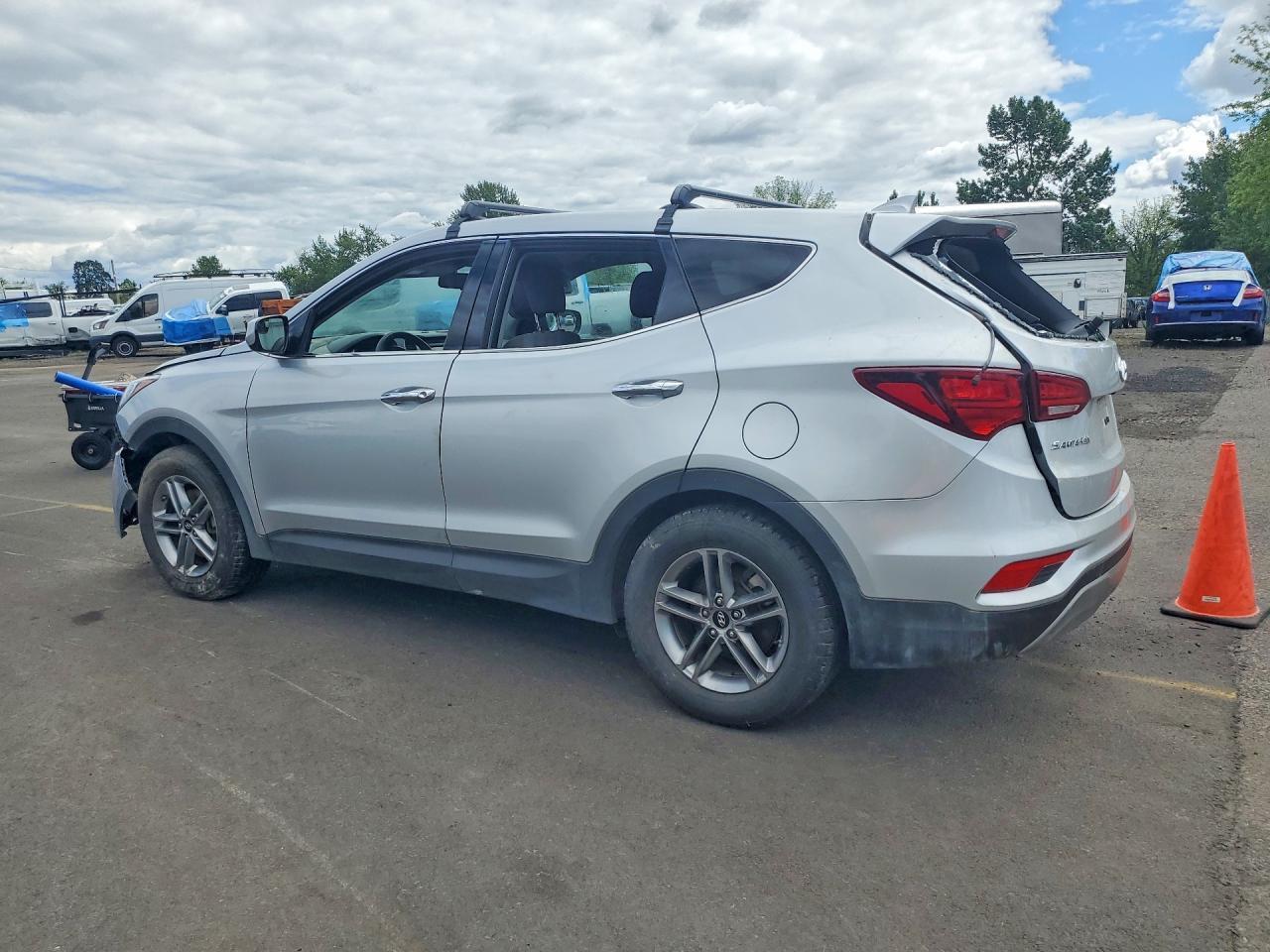 2017 Hyundai Santa Fe Sport 2.4L - Image 2