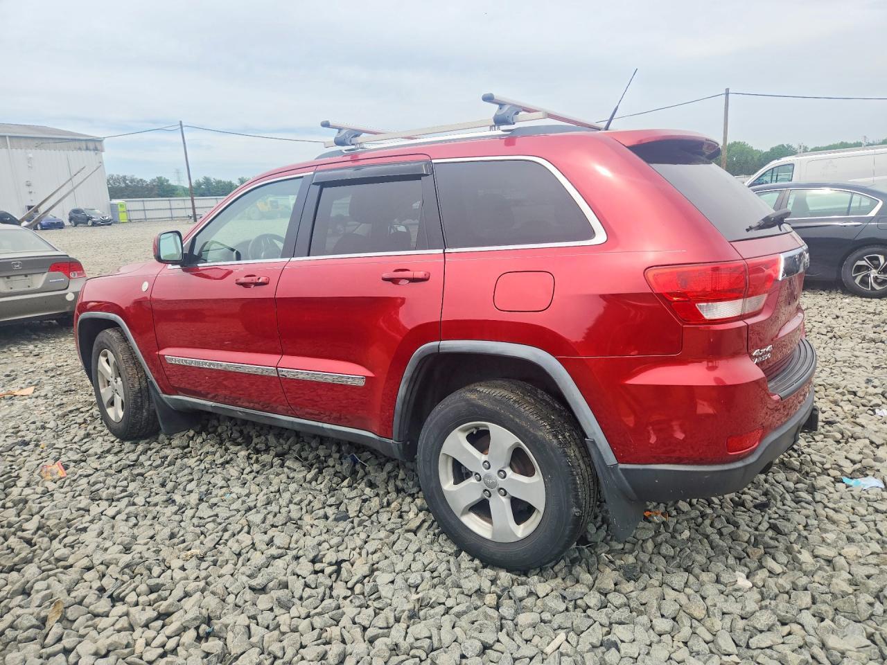 2011 Jeep Grand Cherokee Laredo - Image 2