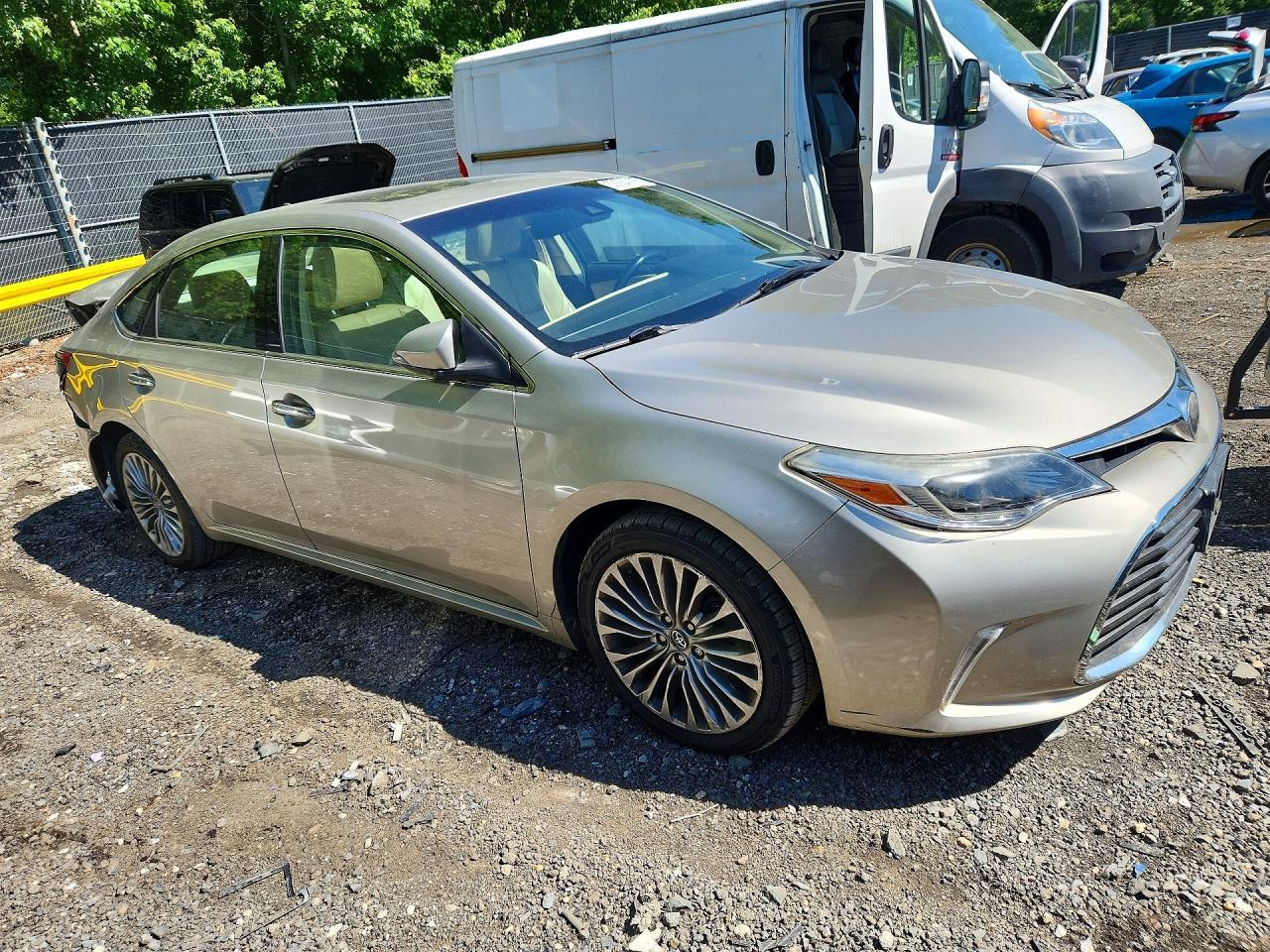 2017 Toyota Avalon Limited - Image 4