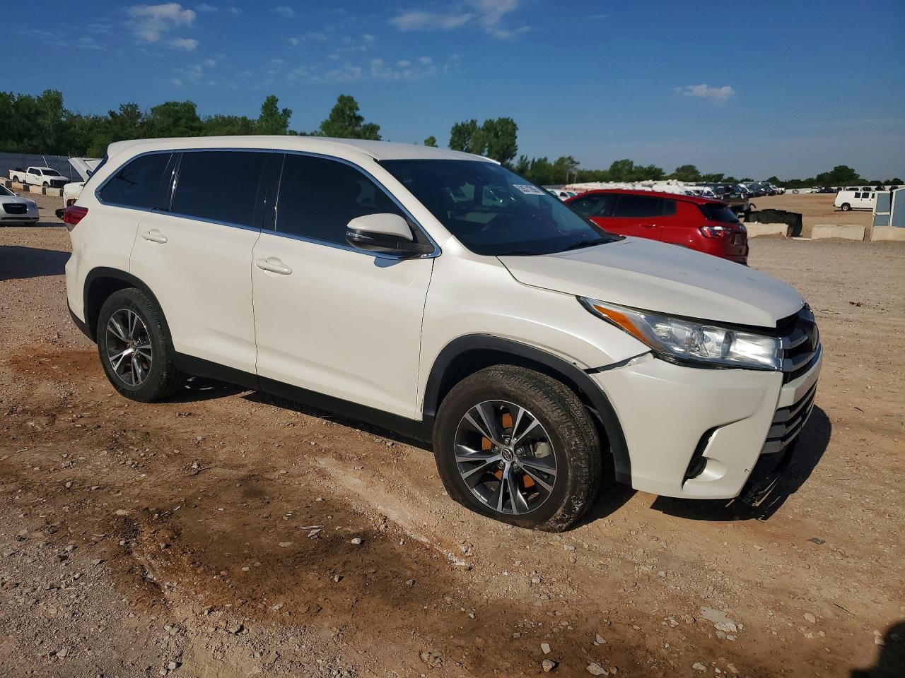 2019 Toyota Highlander Le - Фото 4