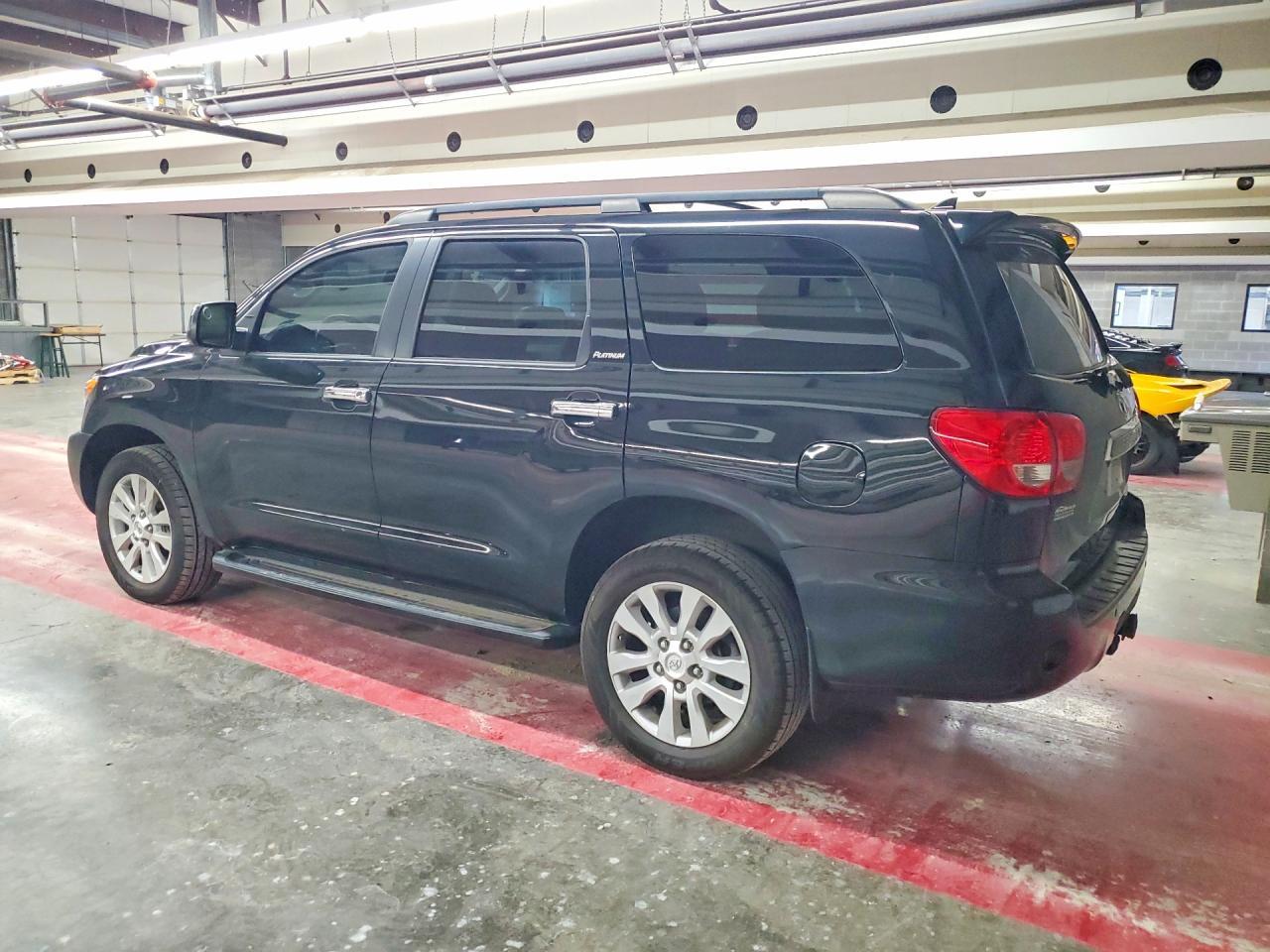 2016 Toyota Sequoia Platinum - Image 2