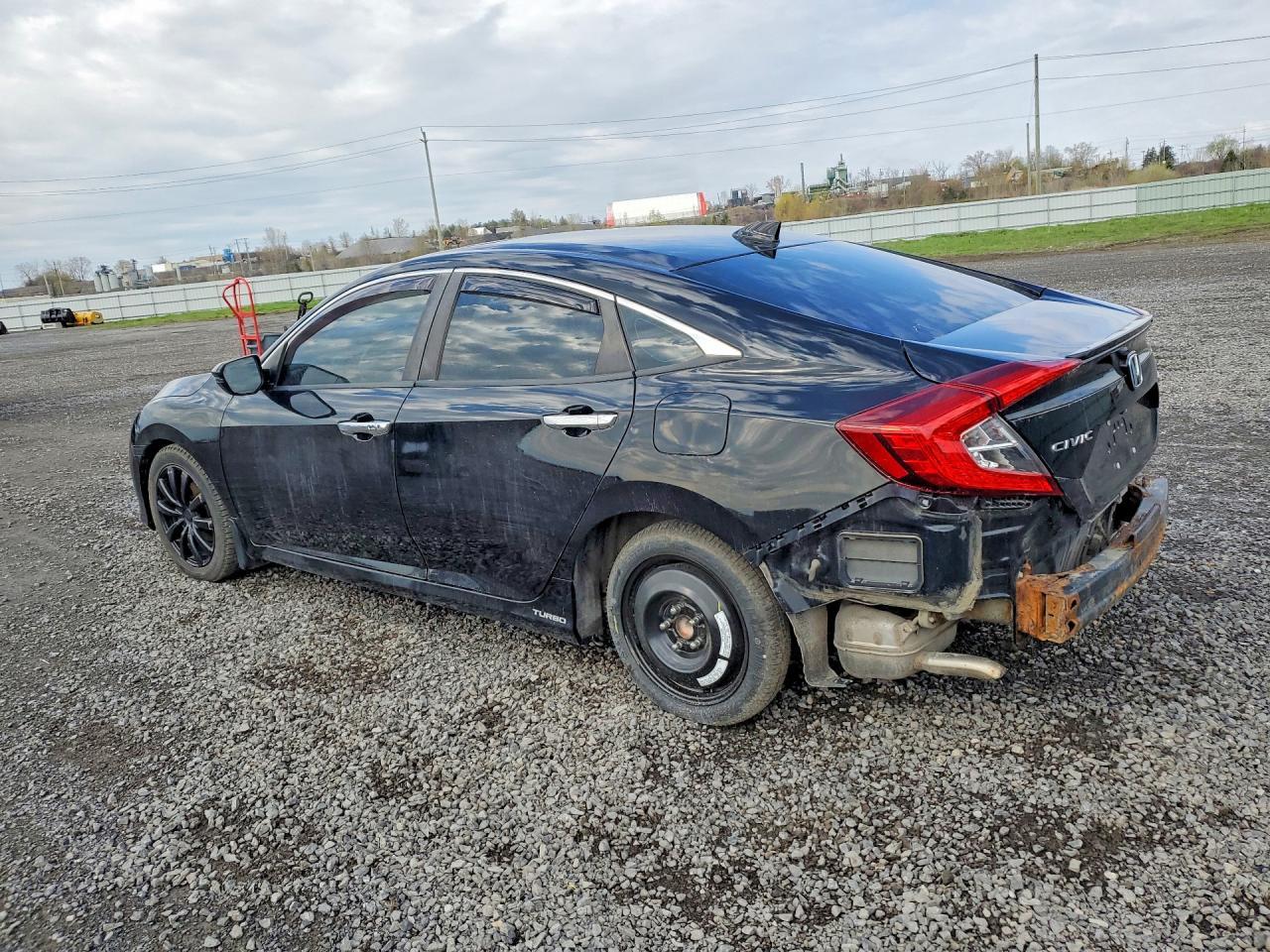 2016 Honda Civic Touring - Фото 2