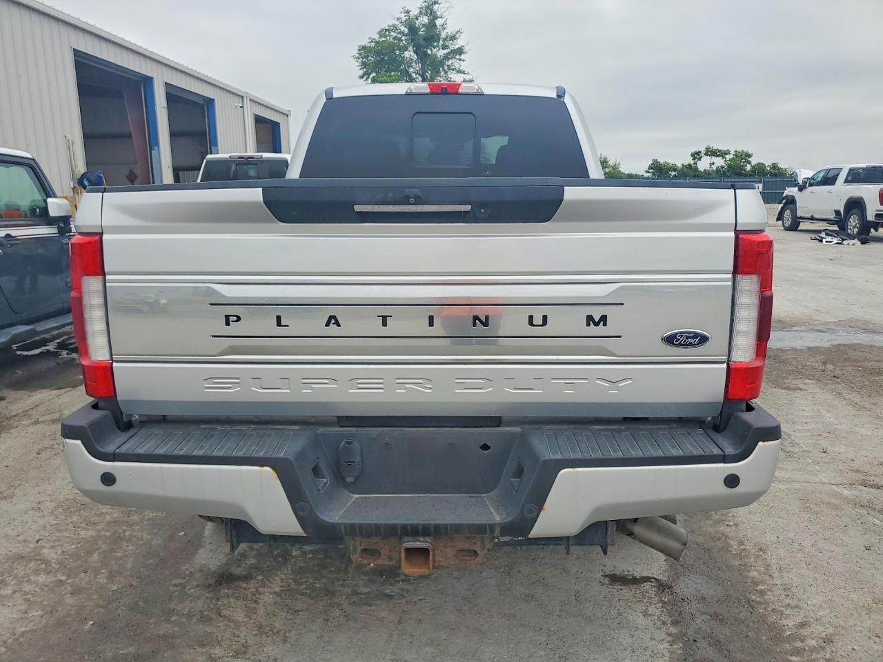 2017 Ford F350 Super Duty - Фото 6