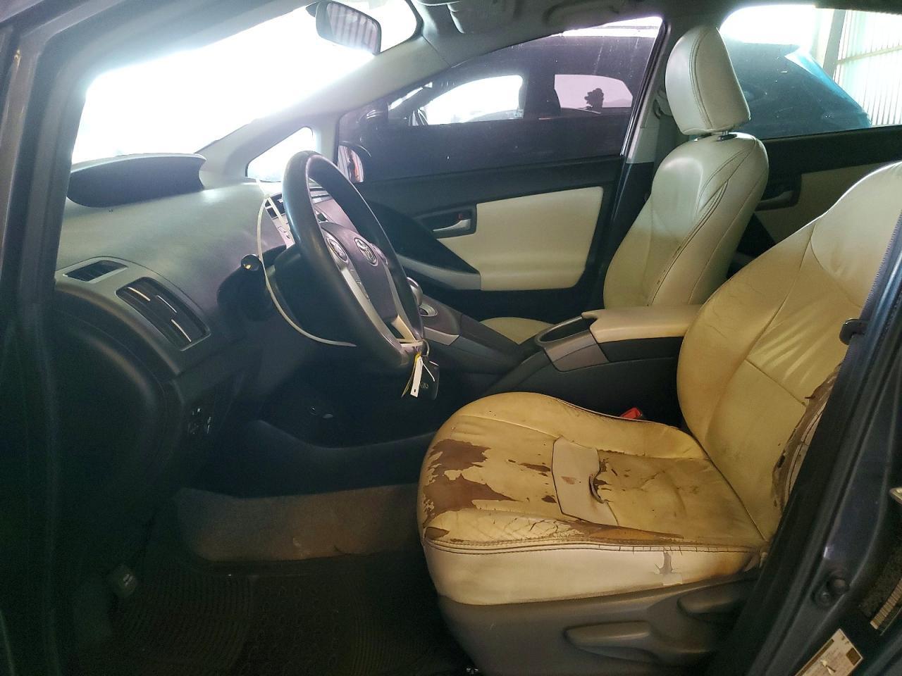 2013 Toyota Prius Two - Image 7