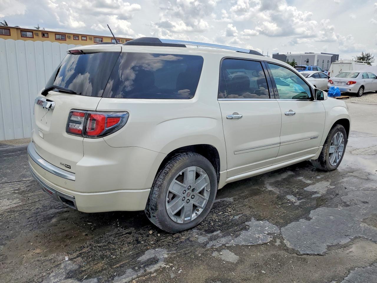 2015 GMC Acadia Denali - Фото 3