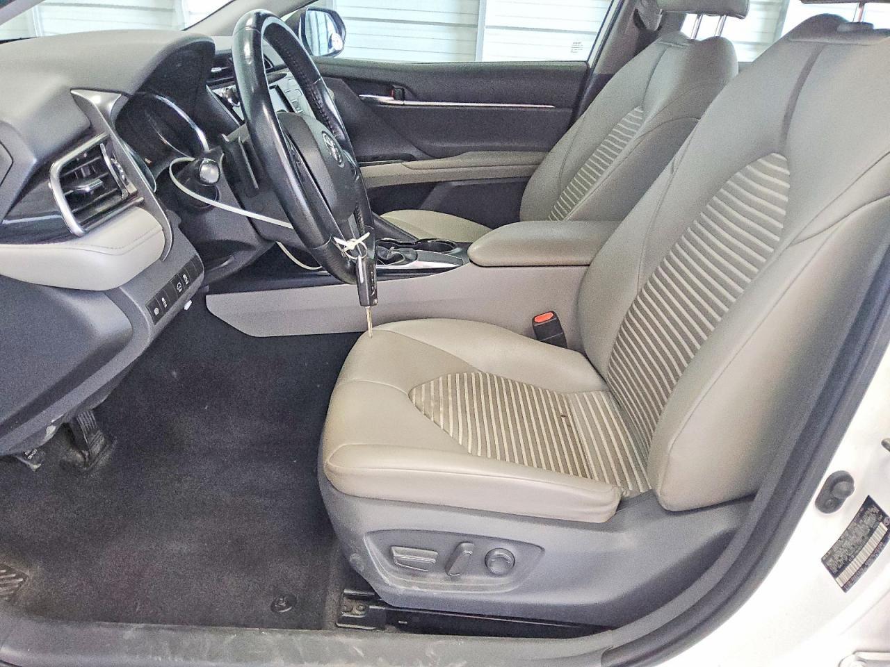 2019 Toyota Camry Se - Image 7