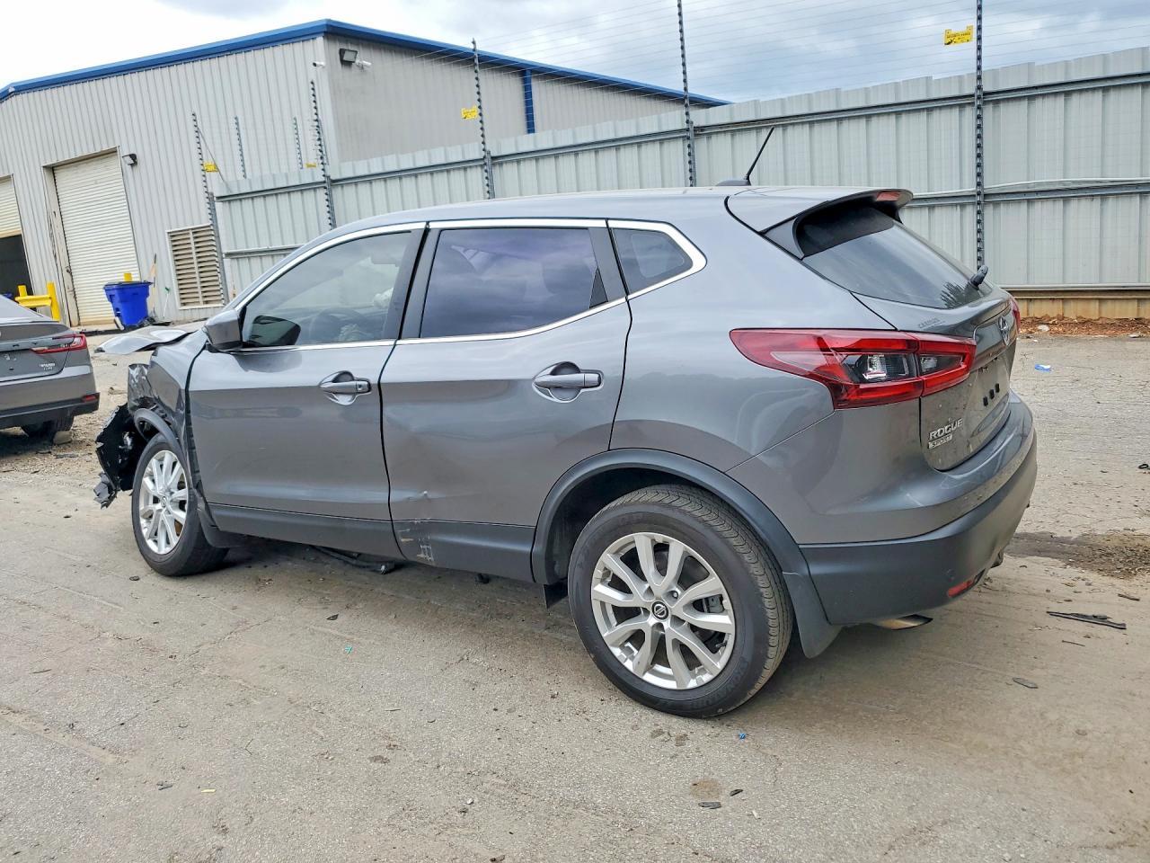 2021 Nissan Rogue Sport S - Image 2