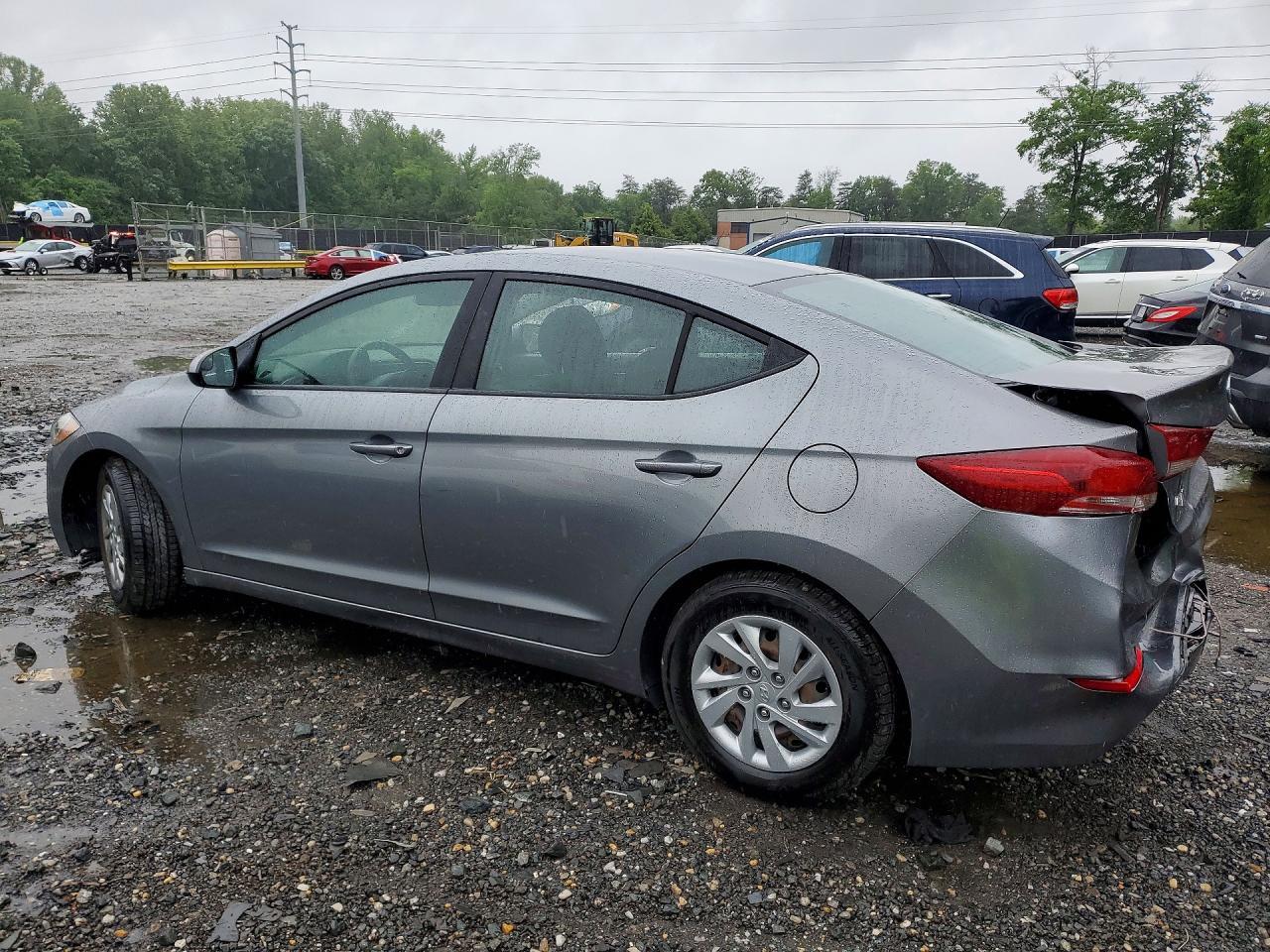 2018 Hyundai Elantra Se - Image 2