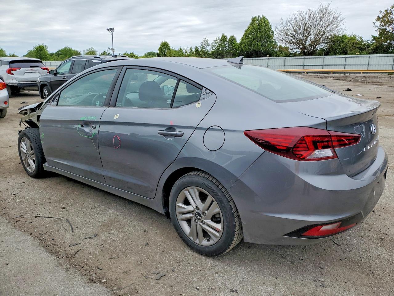2019 Hyundai Elantra Sel - Фото 2