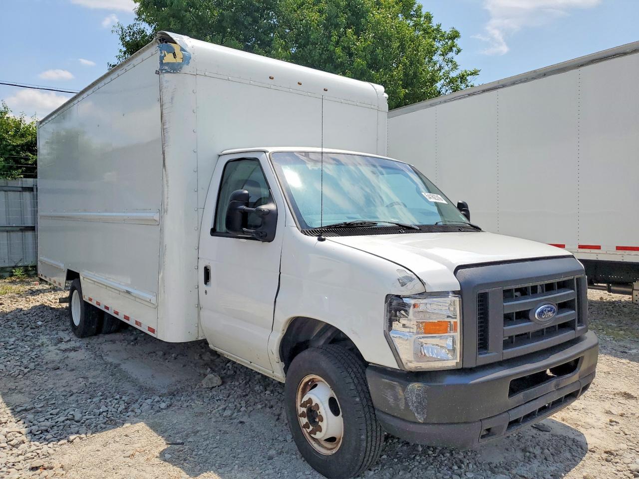 2018 Ford E350 Box Truck - Фото 4