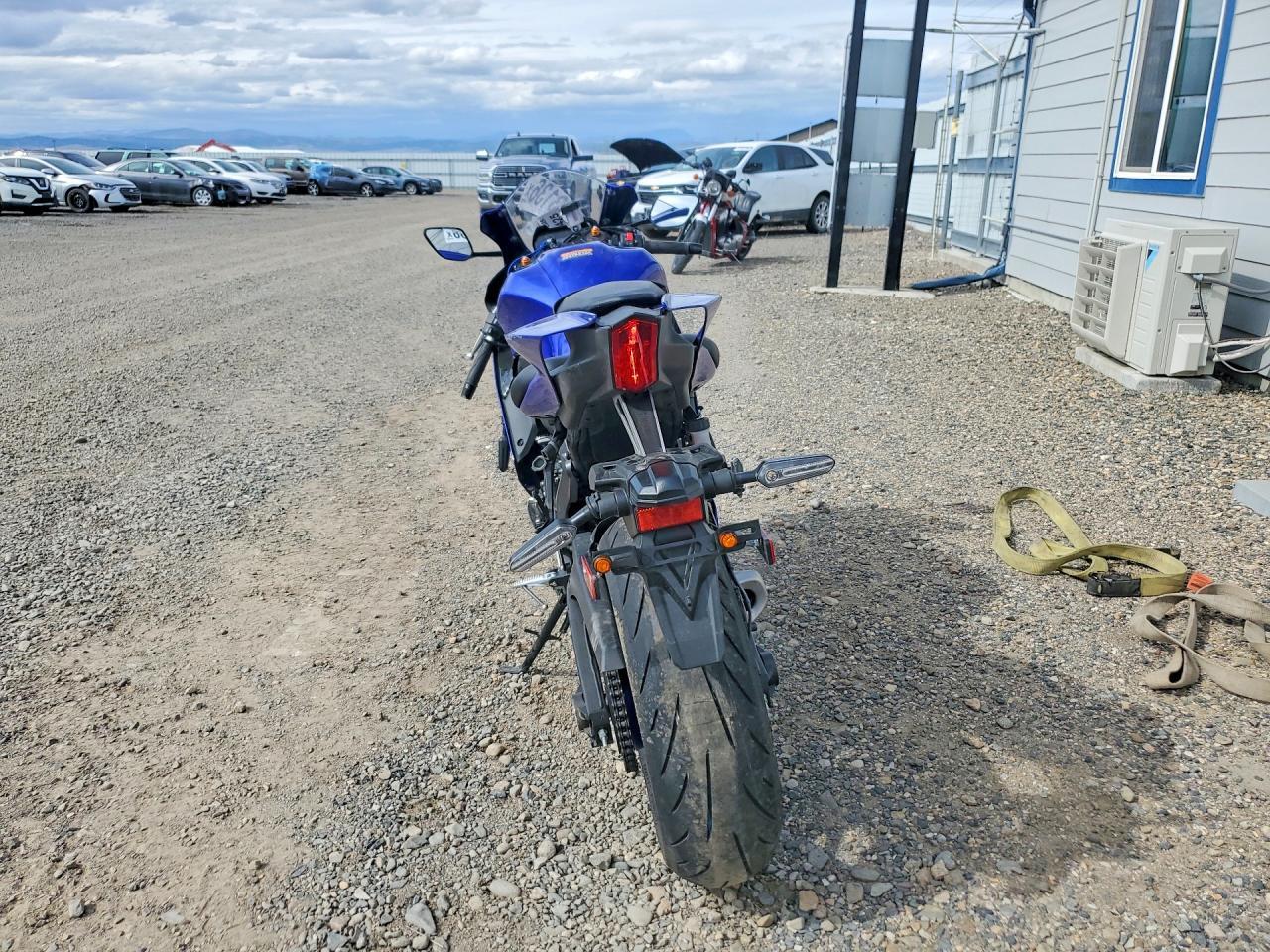 2025 Yamaha Yzfr7 - Image 4